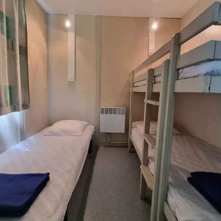 Avec Terrasse Pour 5 Pers. A - Api-1-52-823 Campsite