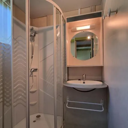 Avec Terrasse Pour 5 Pers. A - Api-1-52-823 * Gondrin