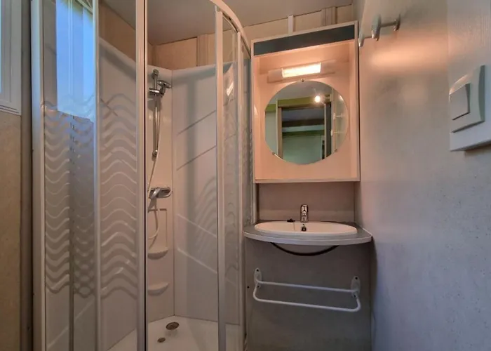 Avec Terrasse Pour 5 Pers. A - Api-1-52-823 * Gondrin