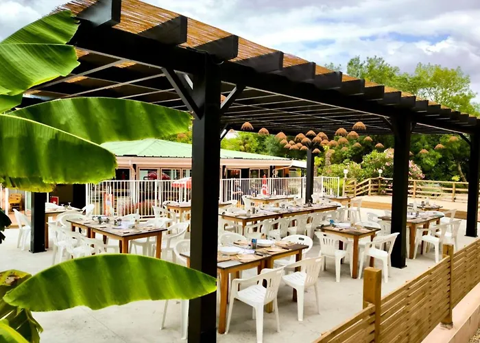 Avec Terrasse Pour 5 Pers. A - Api-1-52-823 Campsite *