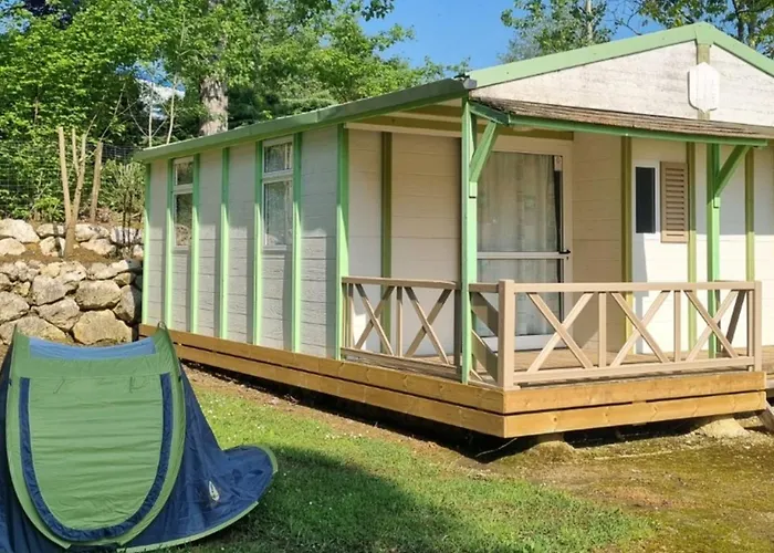 Avec Terrasse Pour 5 Pers. A - Api-1-52-823 *