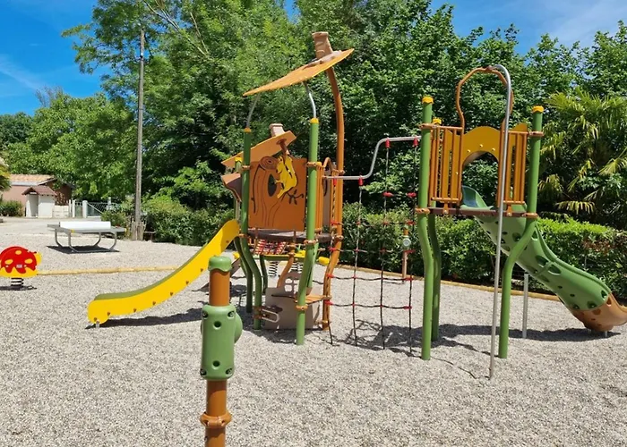 Avec Terrasse Pour 5 Pers. A - Api-1-52-823 *